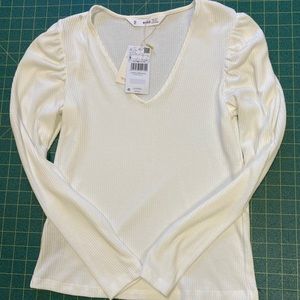 Mango NWT S ribbed v-neck tee